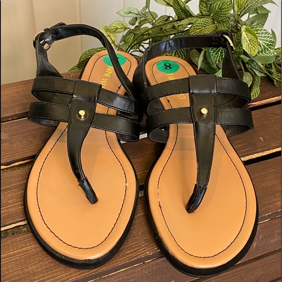 New! Cute Nine West Strappy Thong Style Sandals - Picture 1 of 10
